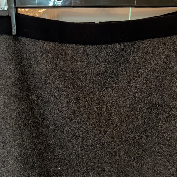 Jcrew wool pencil skirt size 2 - Picture 2 of 6
